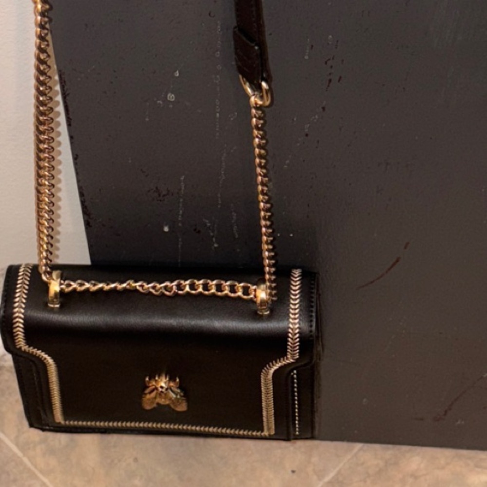 Elegant Black and Gold Women's Bag
